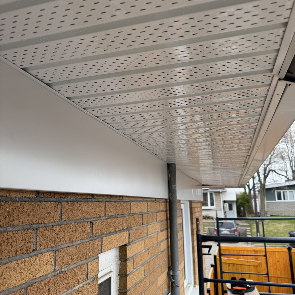 soffite et bandeau metalique